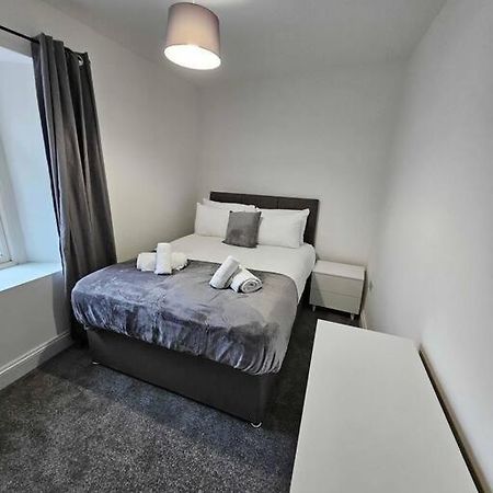 Fully Equipped Kitchen, Double Room Neath Exterior foto